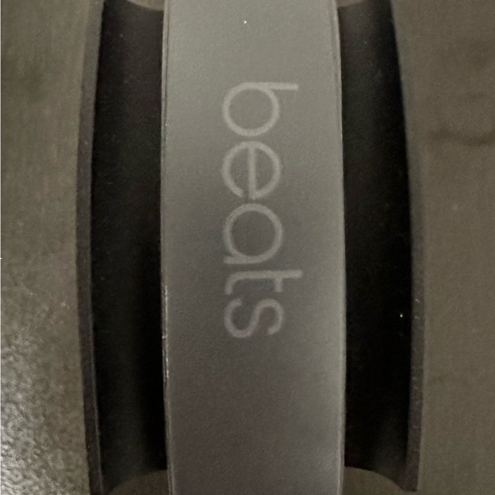 Beats Solo3 Wireless Neighborhood Collection Asphalt Gray READ DESCRIPTION - Picture 3 of 6